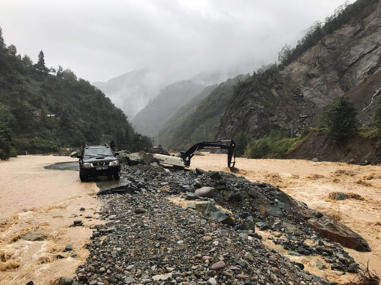 Rize'de heyelan riski! Çok sayıda ev boşaltıldı