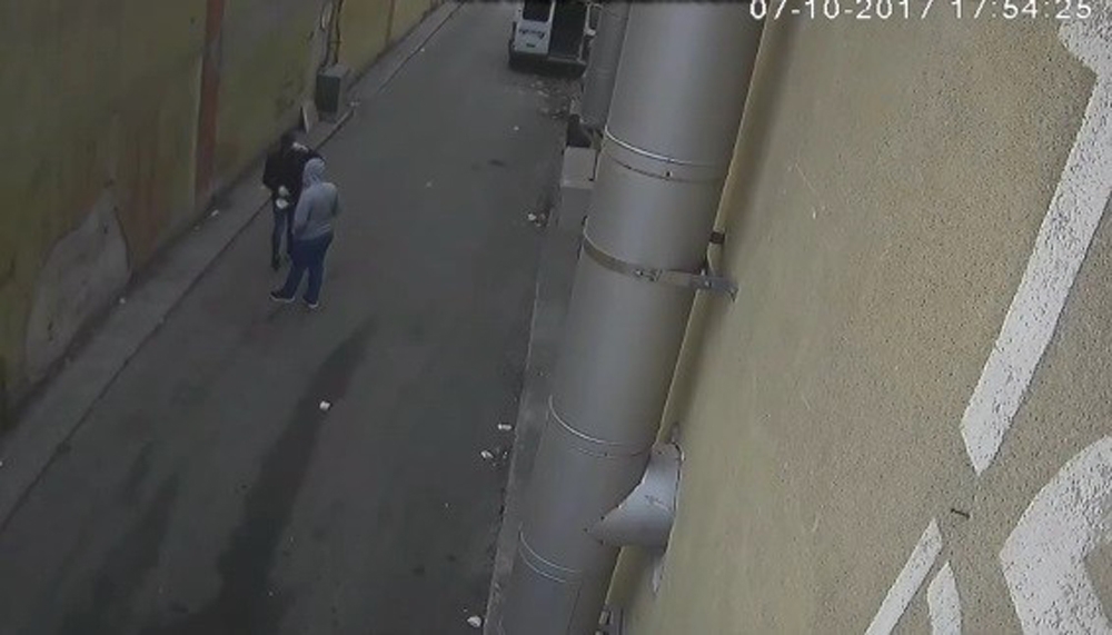 Maskeli baloya gider gibi soyguna gittiler