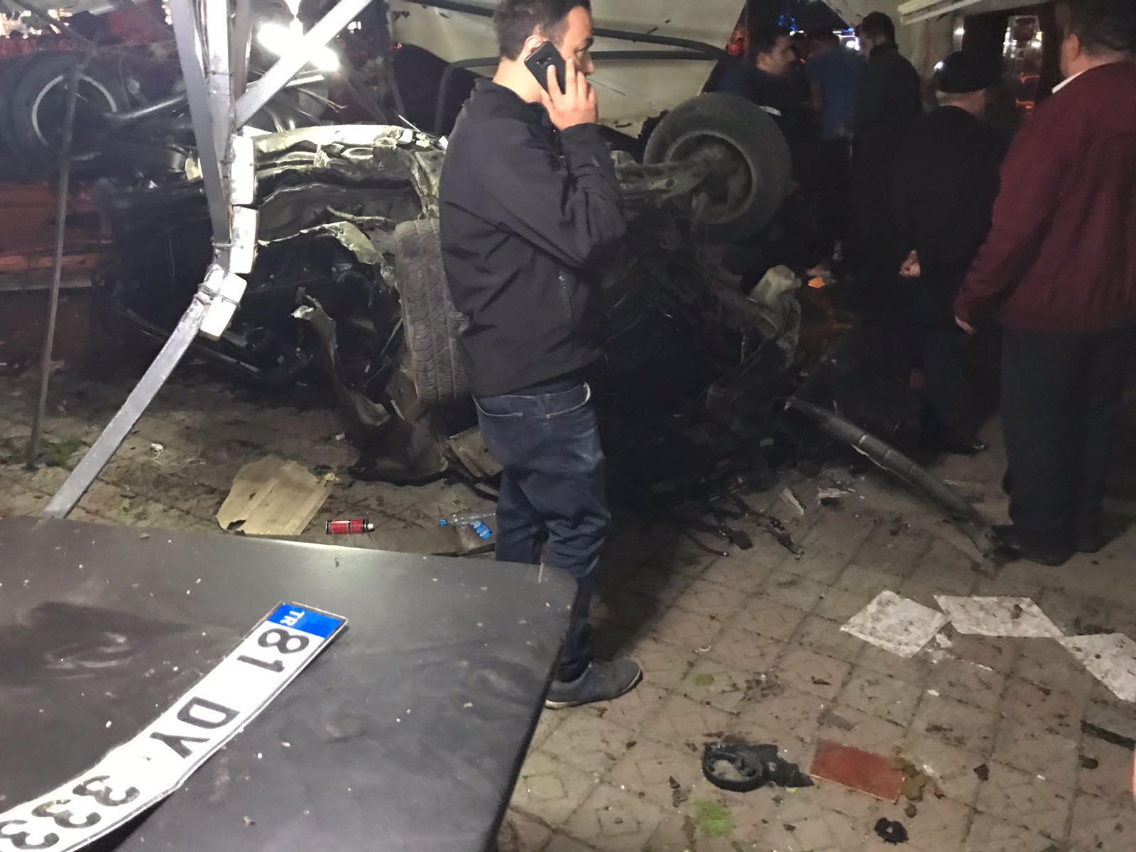 Düzce’de beton mikseri kahvehaneye daldı: Ölüler ve yaralılar var