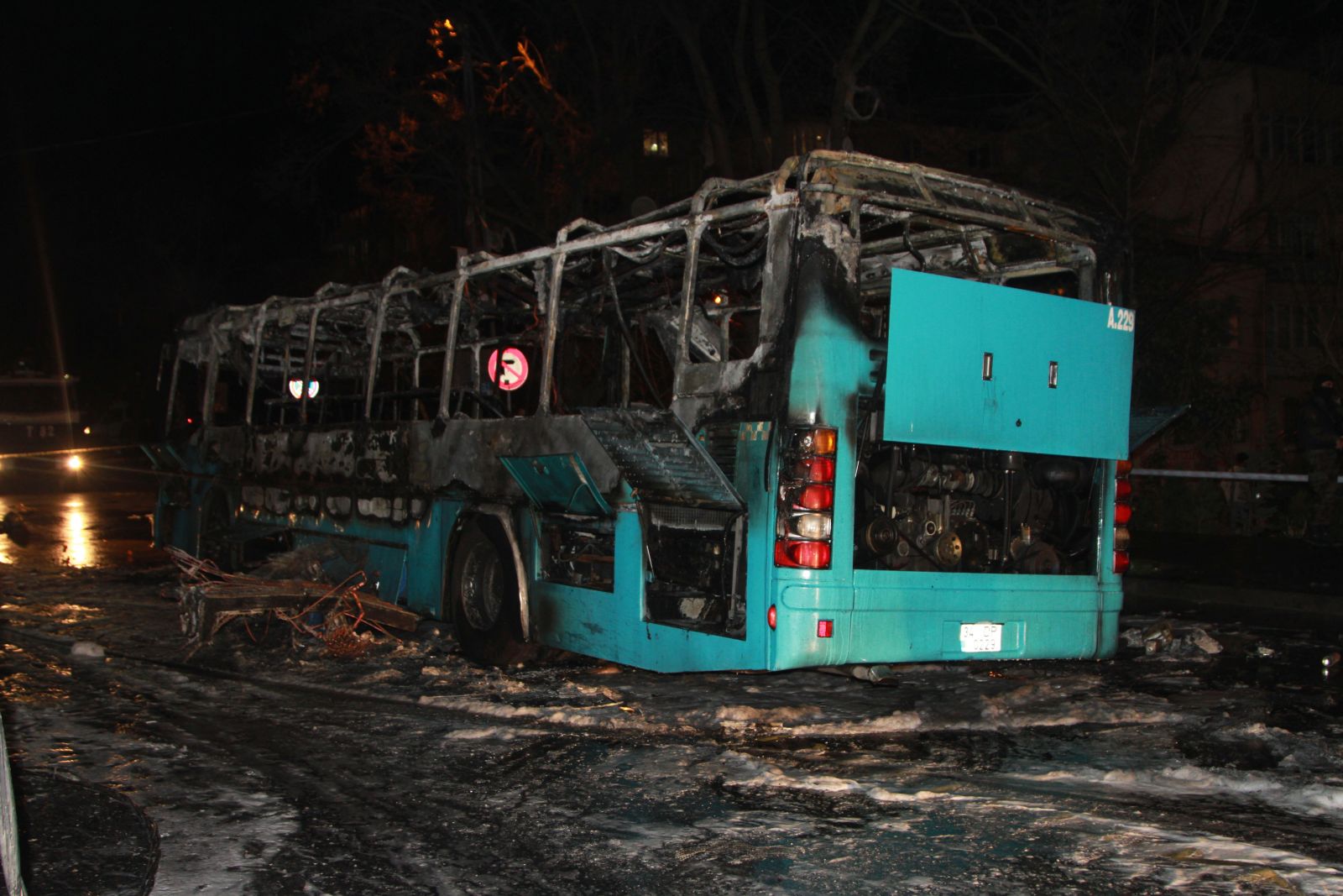 Kağıthane'de halk otobüsüne molotofkokteylli saldırı