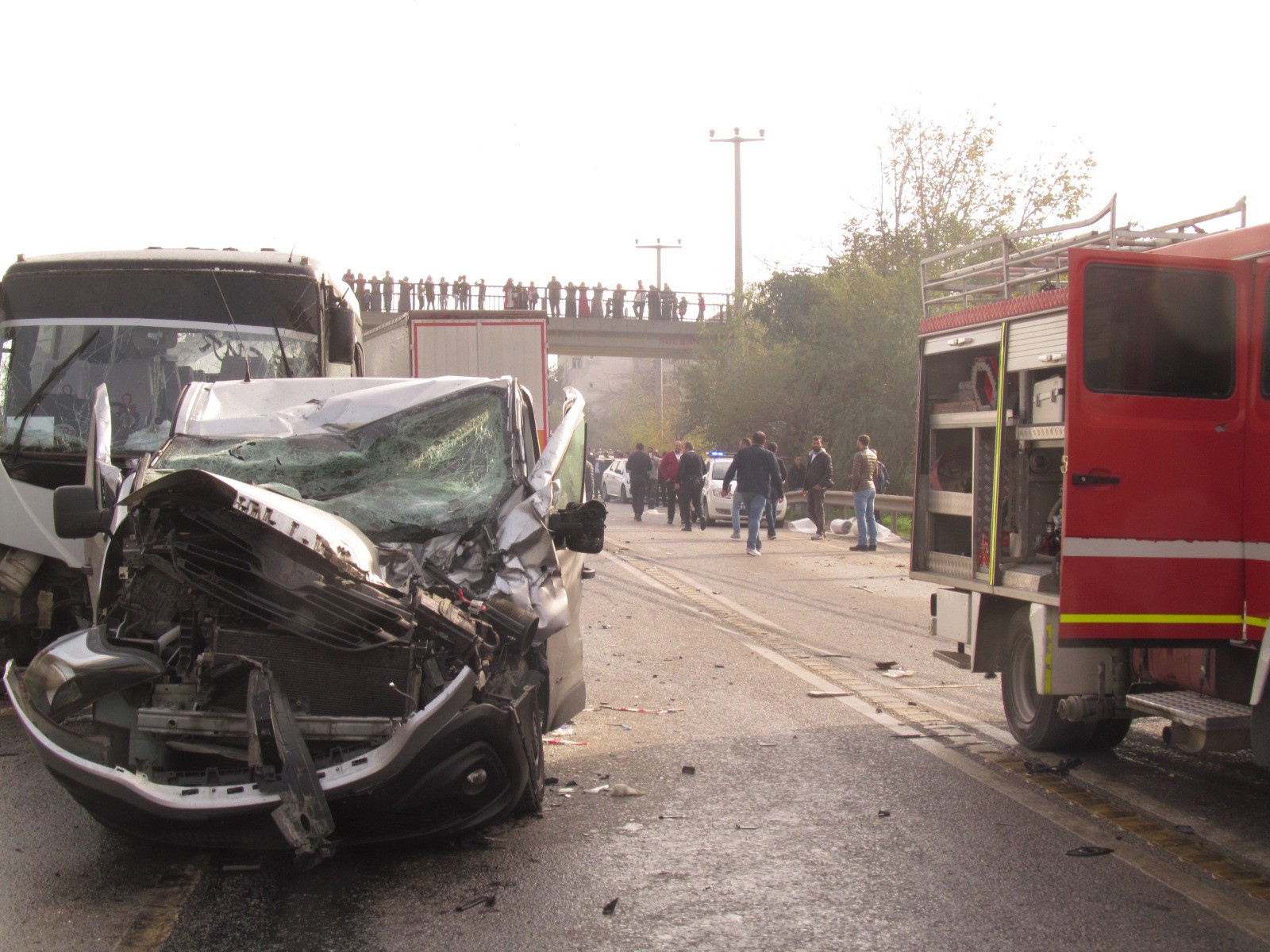 Gebze'de zincirleme kaza, ölü ve yaralılar var