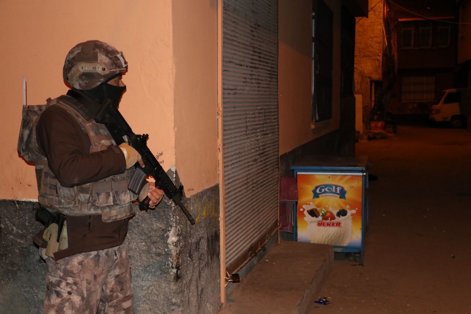 Adana merkezli 5 ilde PKK operasyonu: 19 gözaltı