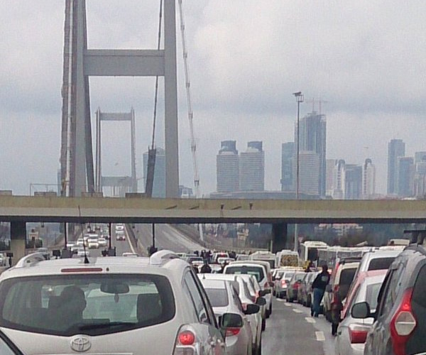 Boğaziçi Köprüsü'nde bomba paniği!