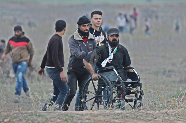 Engelli bir Filistinli, keskin nişancı tarafından başından vurularak şehit edildi