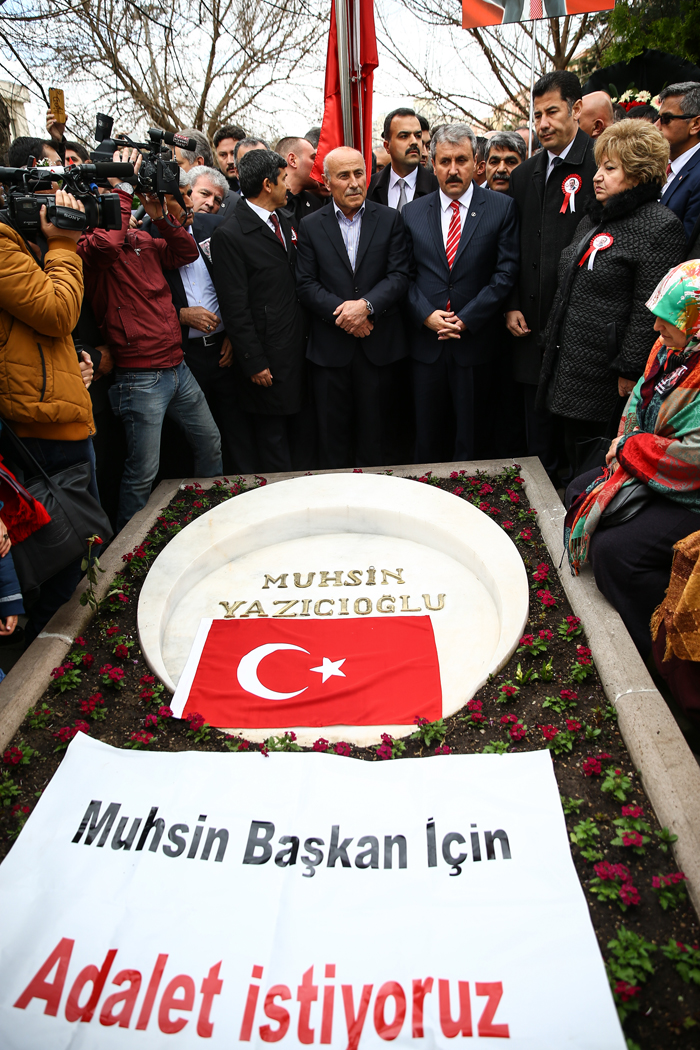 Muhsin Yazıcıoğlu, kabri başında anıldı