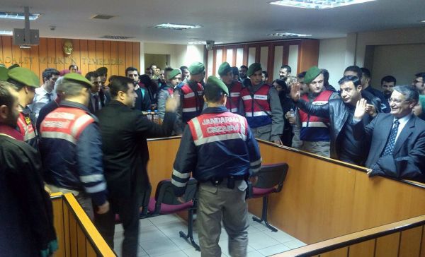 Selahattin Demirtaş hakim karşısında