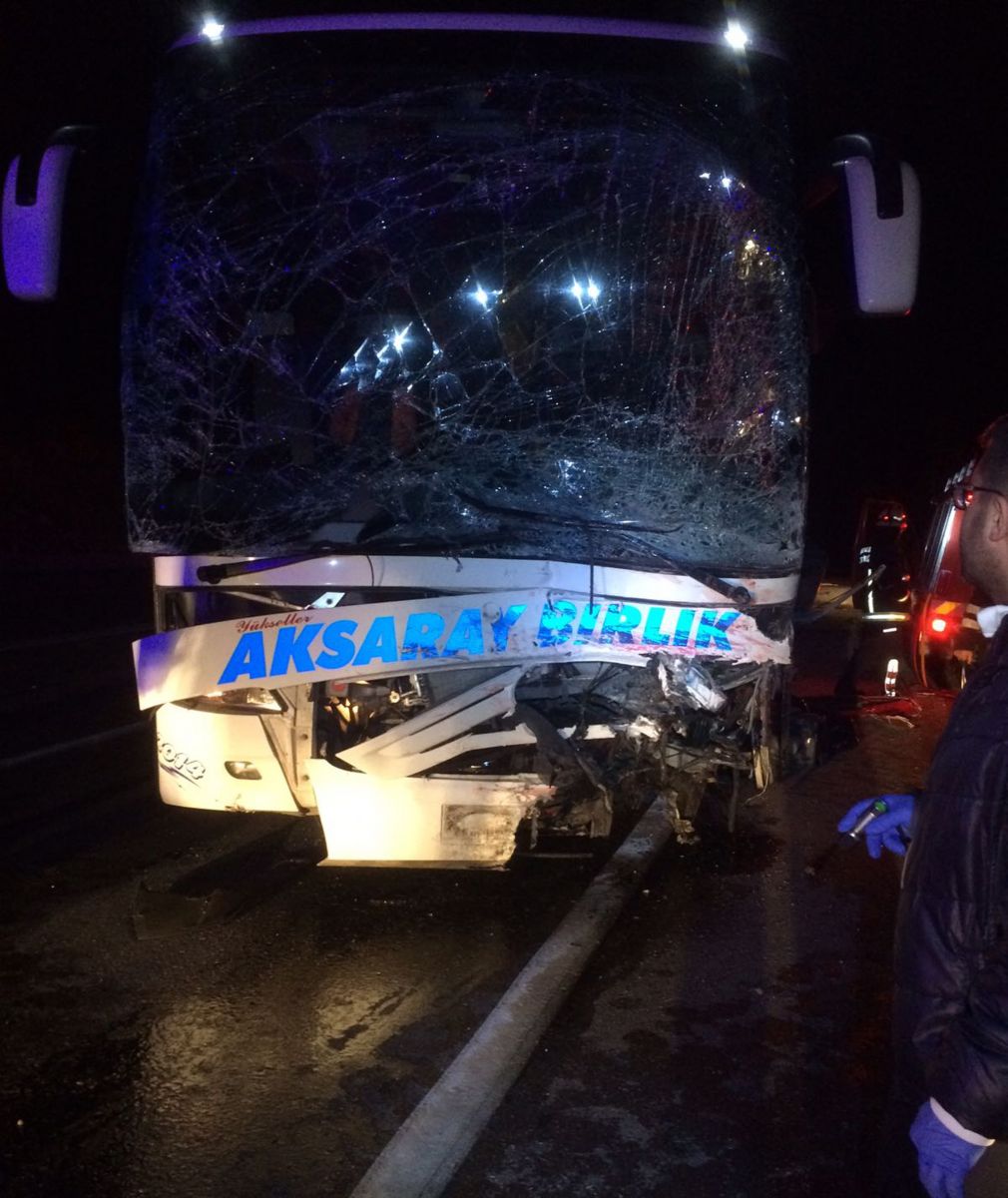 Antalya'da feci kaza, 3 ölü 12 de yaralı var