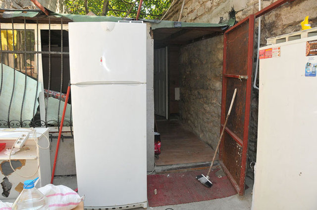 Tahliye olduğu gibi 3 kişi vurup, kahvehane taradı