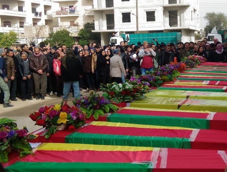 YPG'li teröristler yan yana dizildi...