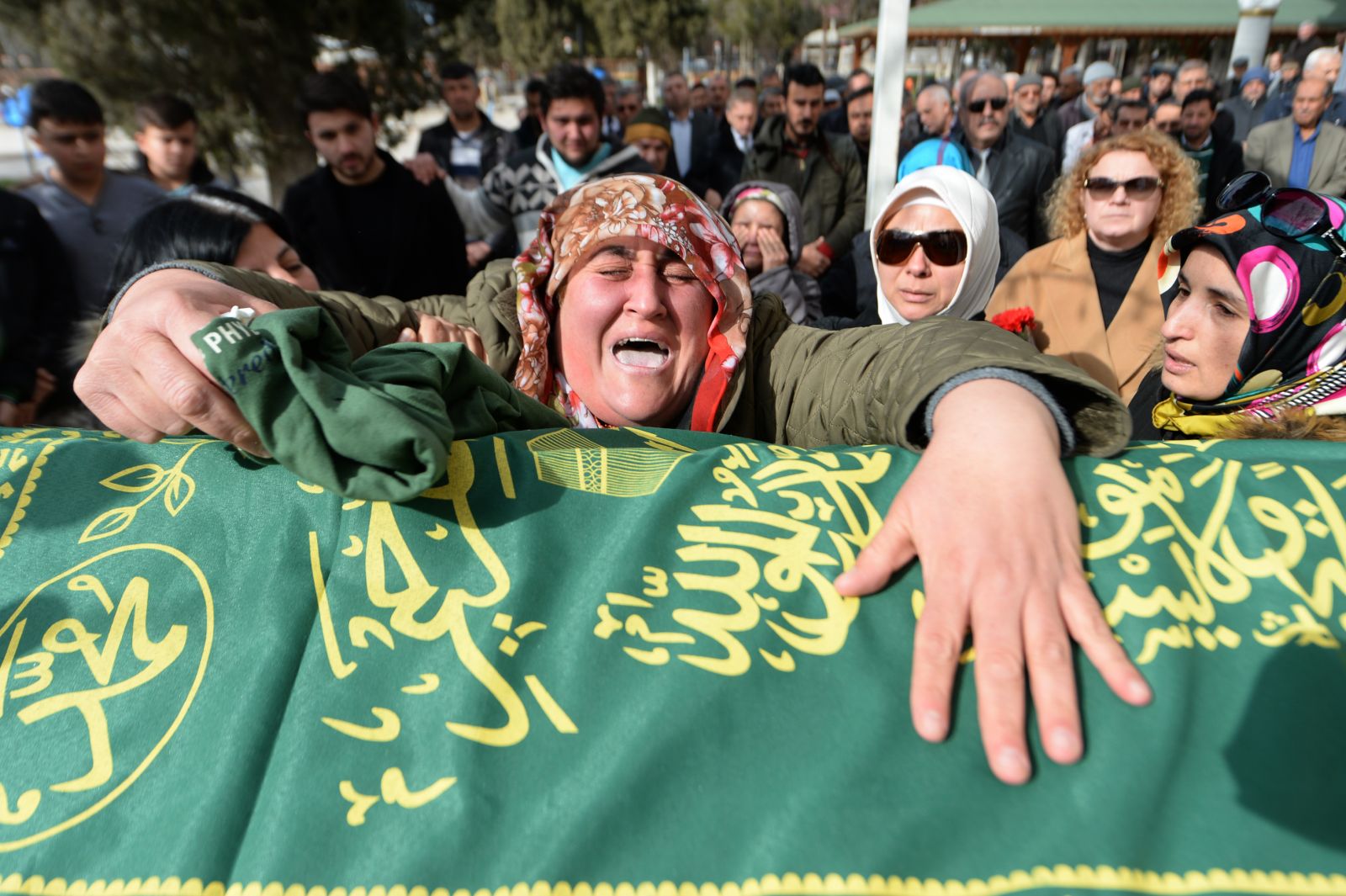Gülsüm anne Umut'unu toprağa verdi