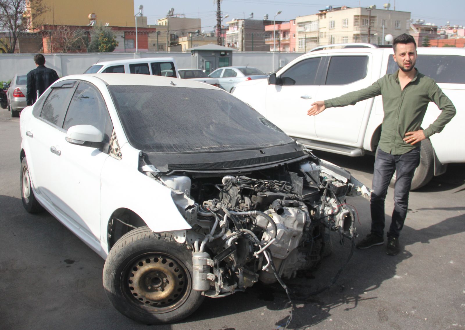 Çalınan arabasının son halini görünce yıkıldı