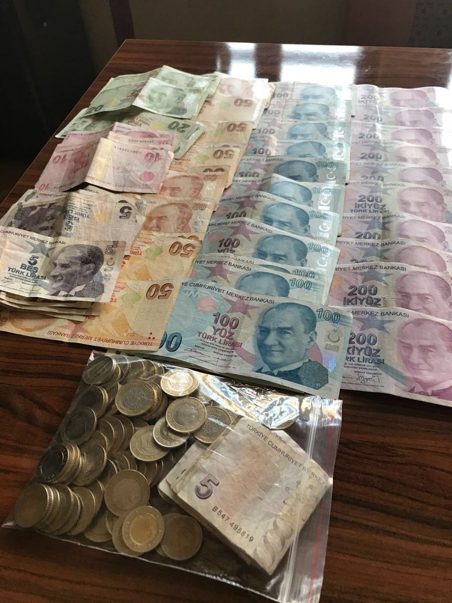 Dilencinin üzerinden 6 bin 210 lira çıktı