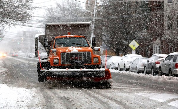Kar fırtınası sebebiyle ABD'de acil durum ilan edildi! 3 bin 46 uçak seferi iptal