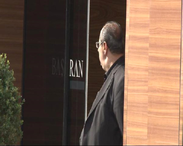 Jet faciasında kızlarını kaybeden başaran ailesinin evine ziyaretçi akını yaşanıyor