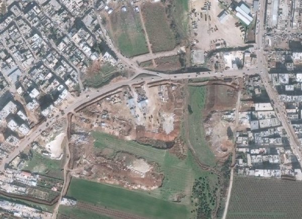 Afrin'de teröristler Afrin Çayı etrafında hendek kazıp mevzilendi