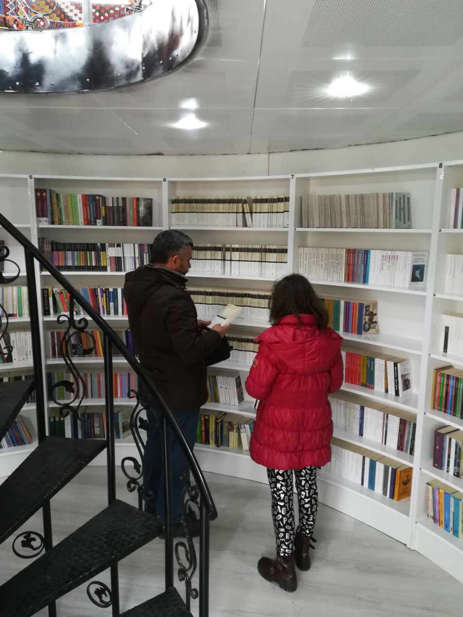 Aksaray’da kütüphane öğrencinin ayağına gitti