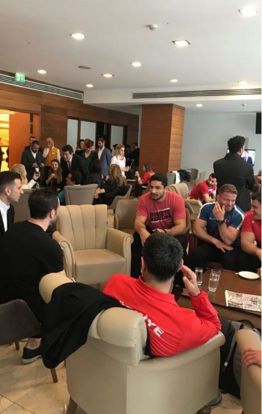 Ünlülerden Afrin'deki askerlerimize destek ziyareti