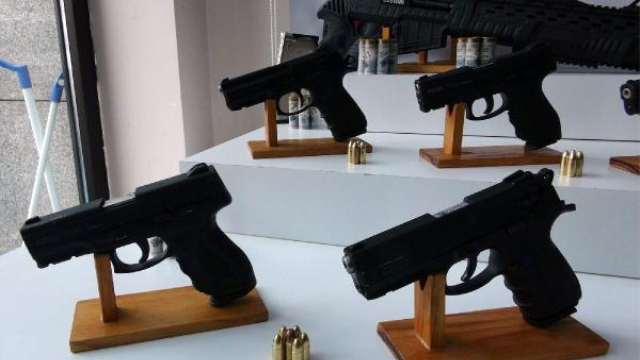 İstanbul'da uyuşturucu ile mücadele derneğinden cephanelik çıktı