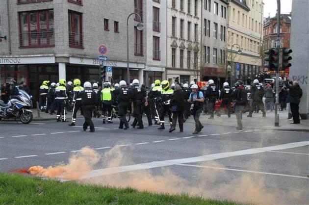 PKK yandaşları terör karşıtı mitinge saldırdı!
