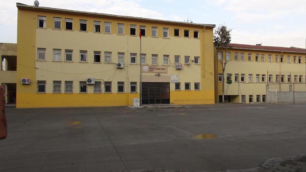 Cizre ve Silopi'de okulların kapısına kilit vuruldu!