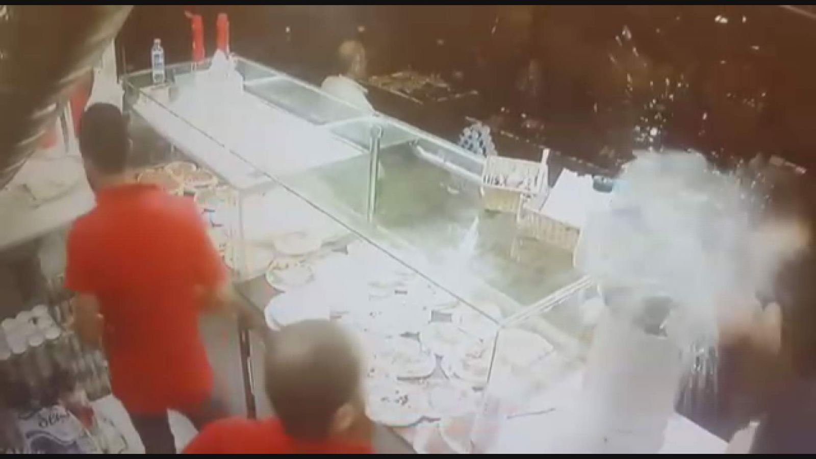 Semaverle şaka yapmak istedi, arkadaşını cayır cayır yaktı