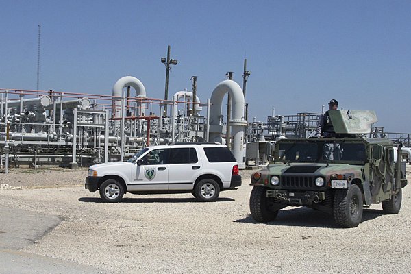 YPG işgal ediyor, ABD Türkiye sınırına asker yığıyor