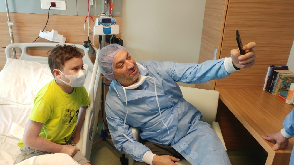 Arka Sokaklar'ın Mesut komiserinden anlamlı ziyaret