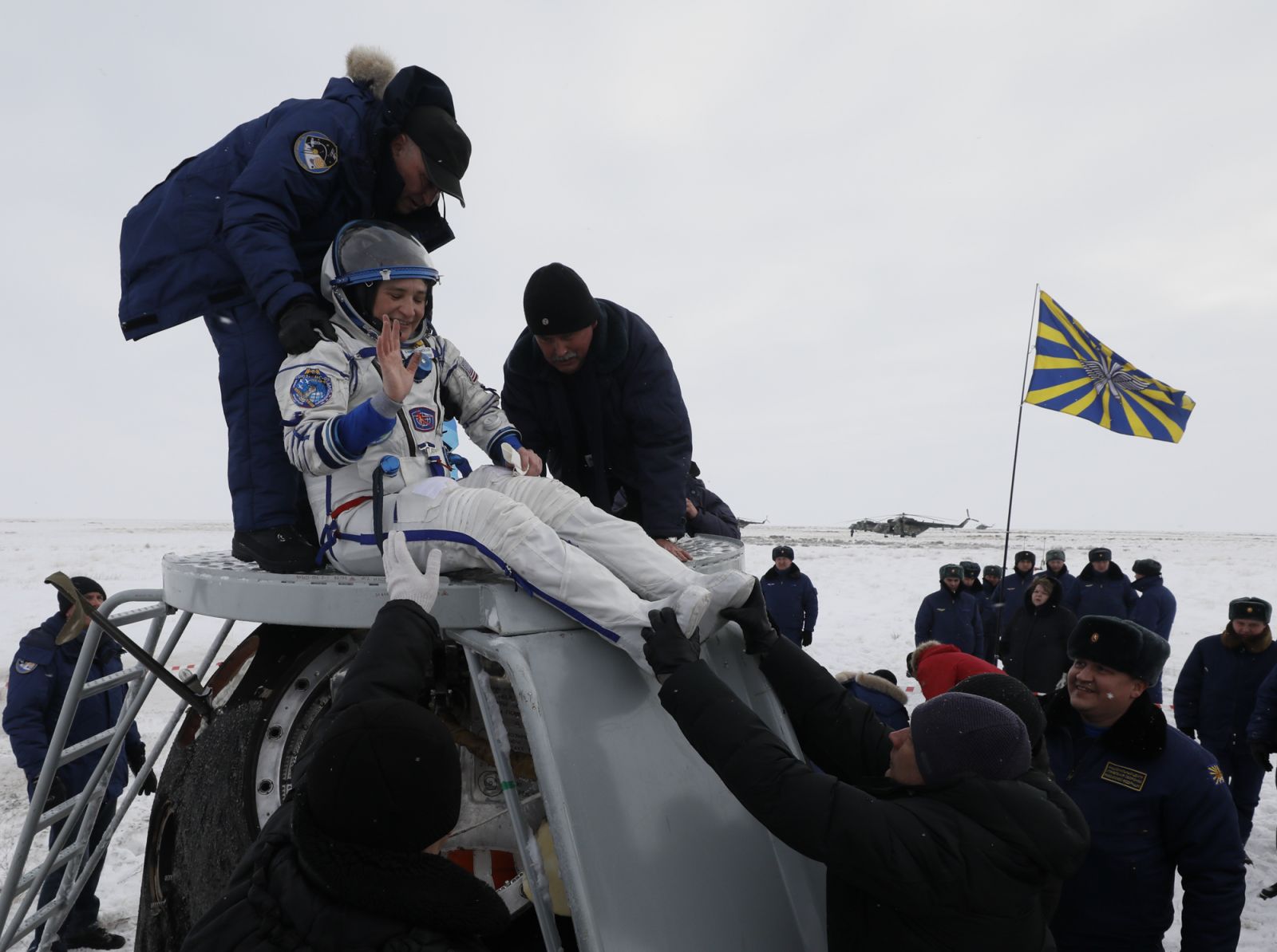 3 astronot Dünya'ya geri döndü