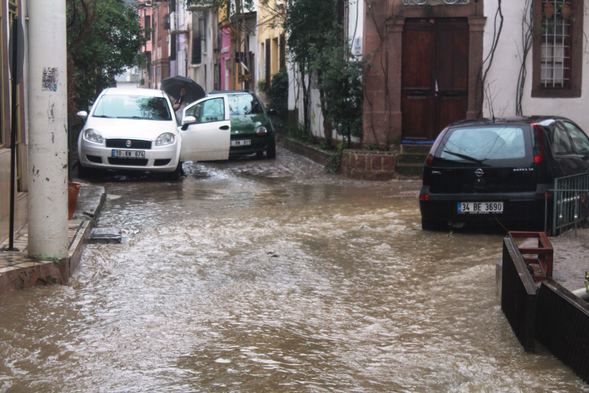Ayvalık, göle döndü