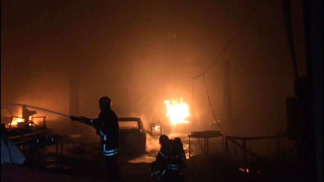 İzmir'de büyük fabrika yangını