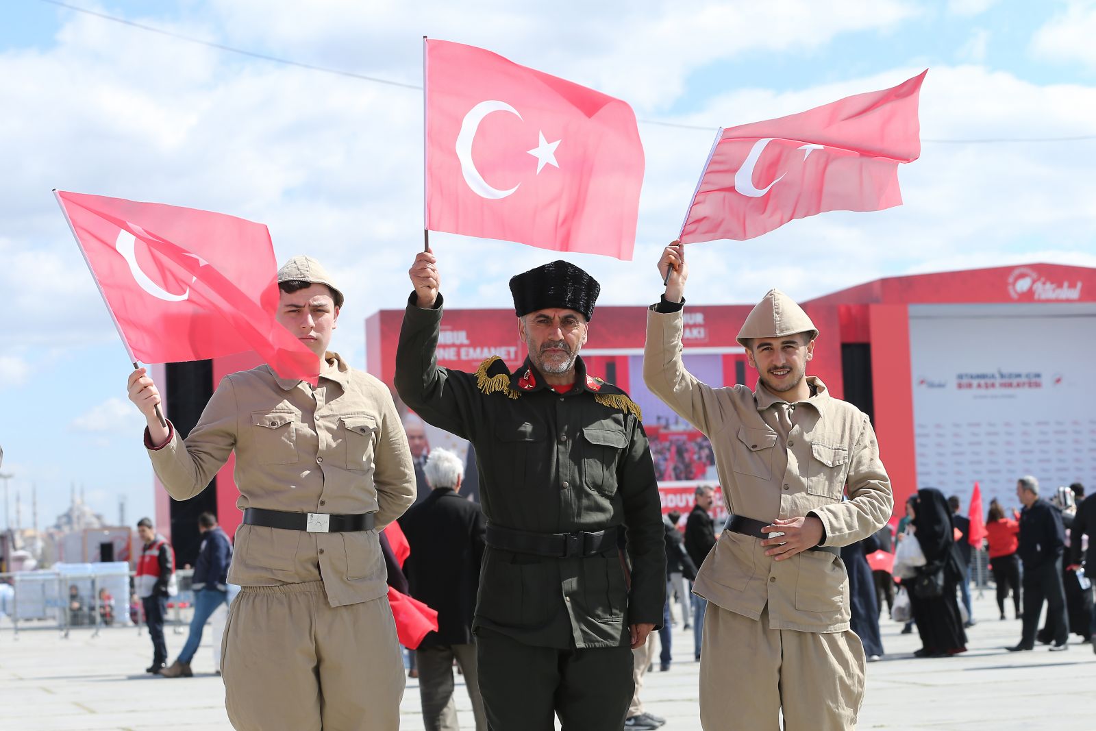 Cumhur İttifakı'nın 'Büyük İstanbul Mitingi' için vatandaşlar Yenikapı'da toplandı