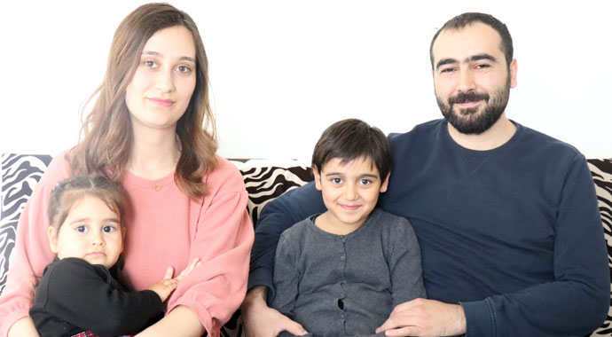 Evladı için köpeğin önüne atlayan anne, ‘Yılın Annesi’ ödülünü aldı