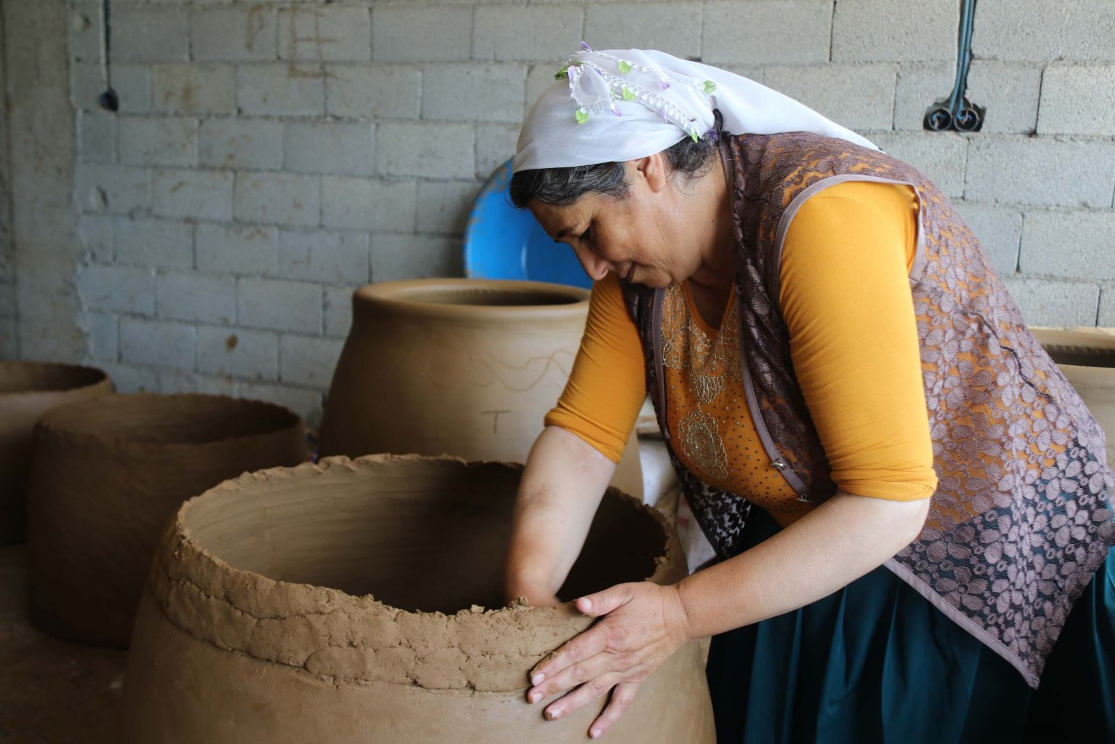 Kadınlar çamurdan para kazanıyor