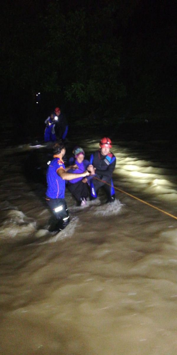 Mahsur kalan fındık işçileri kurtarıldı
