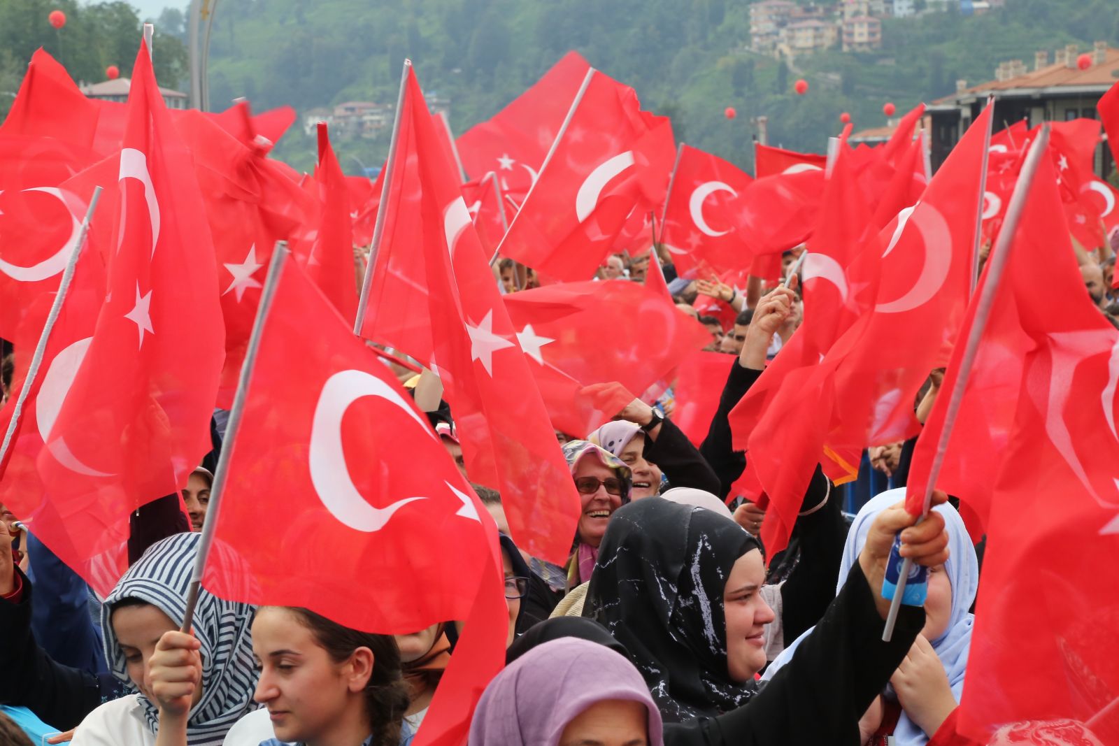 Cumhurbaşkanı Erdoğan: Kuru gürültüye pabuç bırakmadık