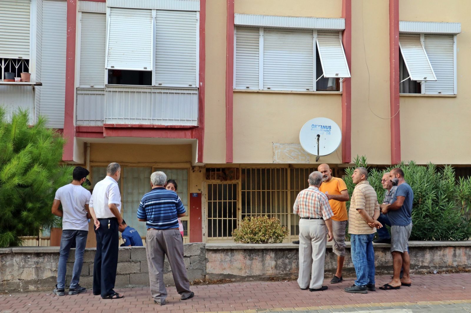 Tütün satmaya gelmeyince arkadaşları tarafından ölü bulundu