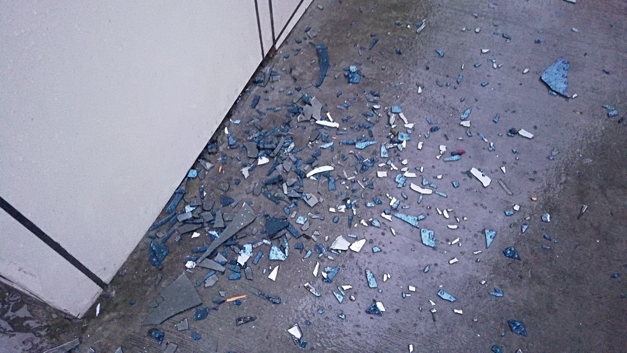 Esenyurt’ta taksiciler birbirine girdi, ortalık karıştı: 2 yaralı