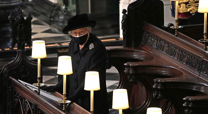 Kate aradan çekildi, Prens William ile Prens Harry sohbet etti