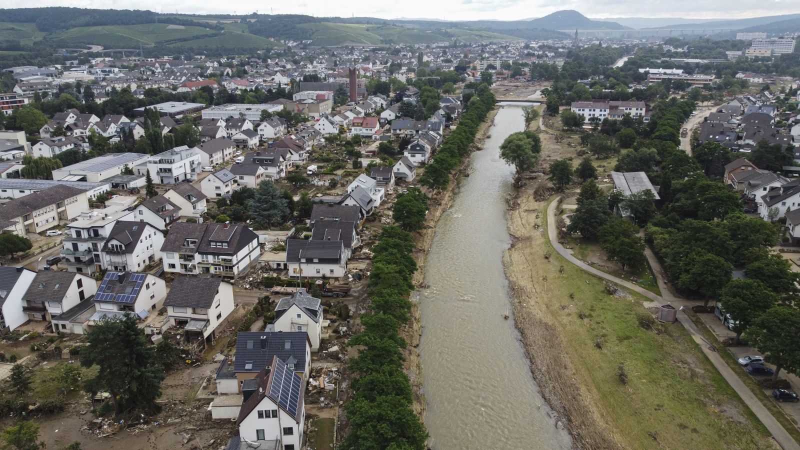 Almanya'da sel bilançosu artıyor: 176 ölü