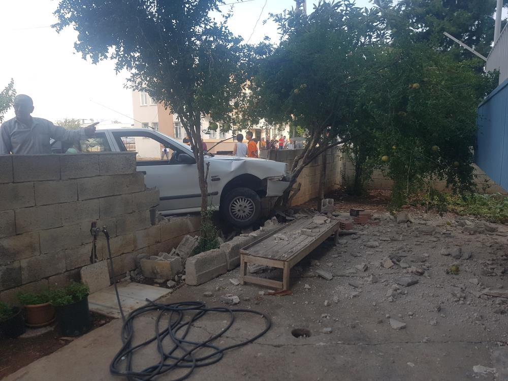 Düğüne gitmeye hazırlanan 4 genç hastanelik oldu!