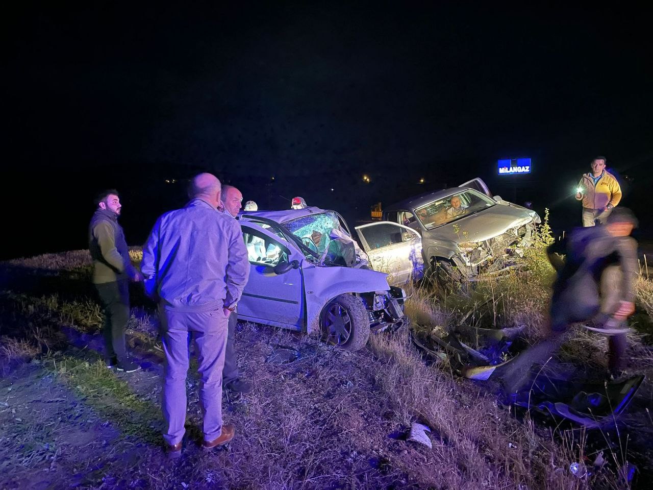 Karabük'te feci kaza: 2 ölü 6 da yaralı var