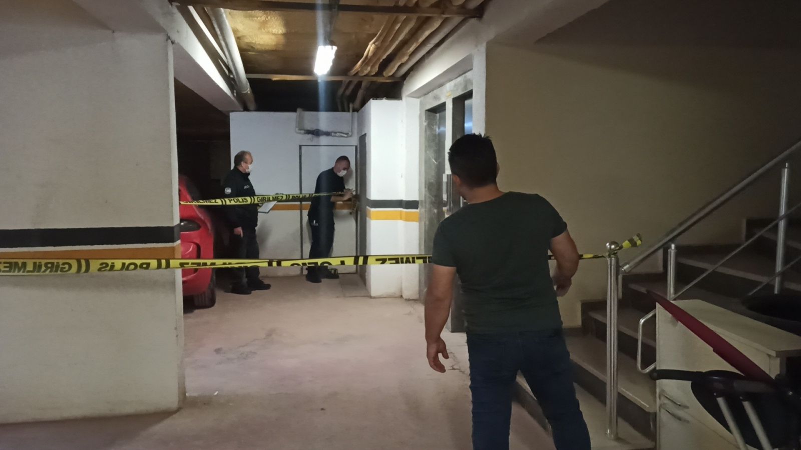 Kargocunun acı sonu: Asansör geldi sandı, boşluğa adım attı