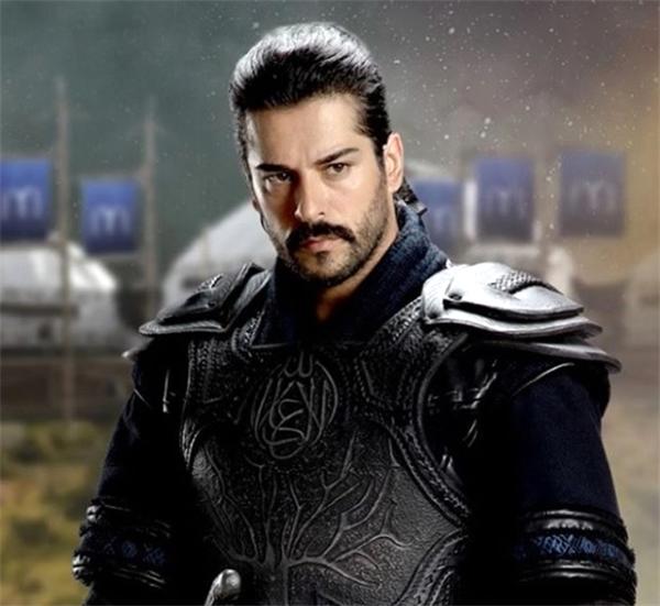 Hapis cezasıyla gündeme gelen Burak Özçivit’ten ilk açıklama geldi