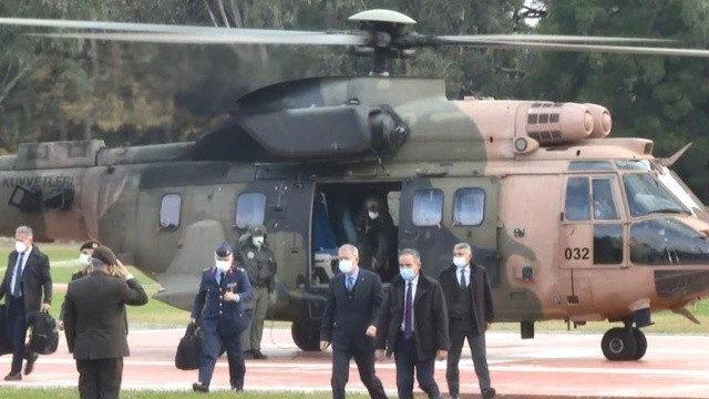 Milli Savunma Bakanı Hulusi Akar ve komutanlar Ege Ordusu Komutanlığında