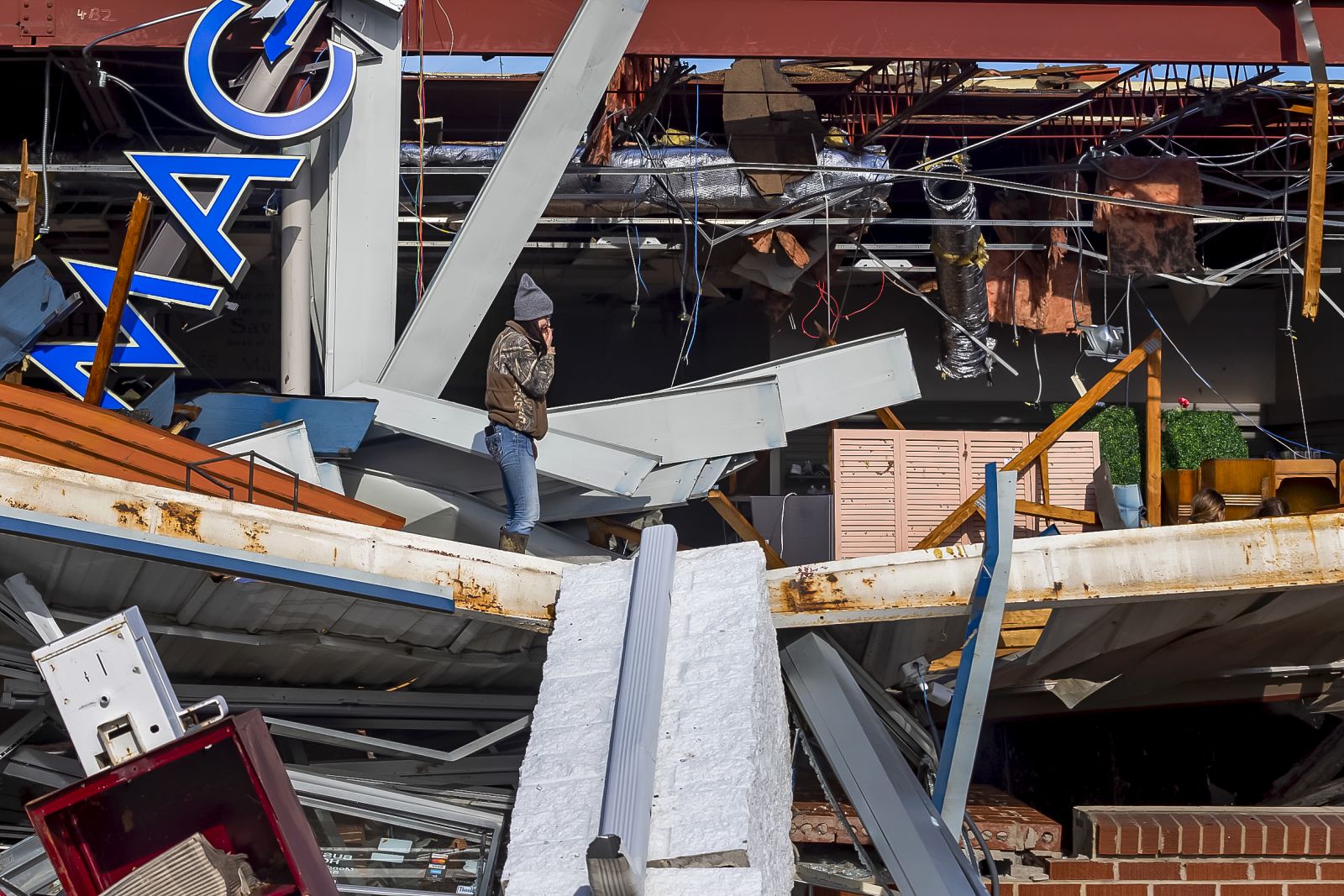ABD’nin Kentucky eyaletindeki hortum felaketinde en az 70 kişi öldü