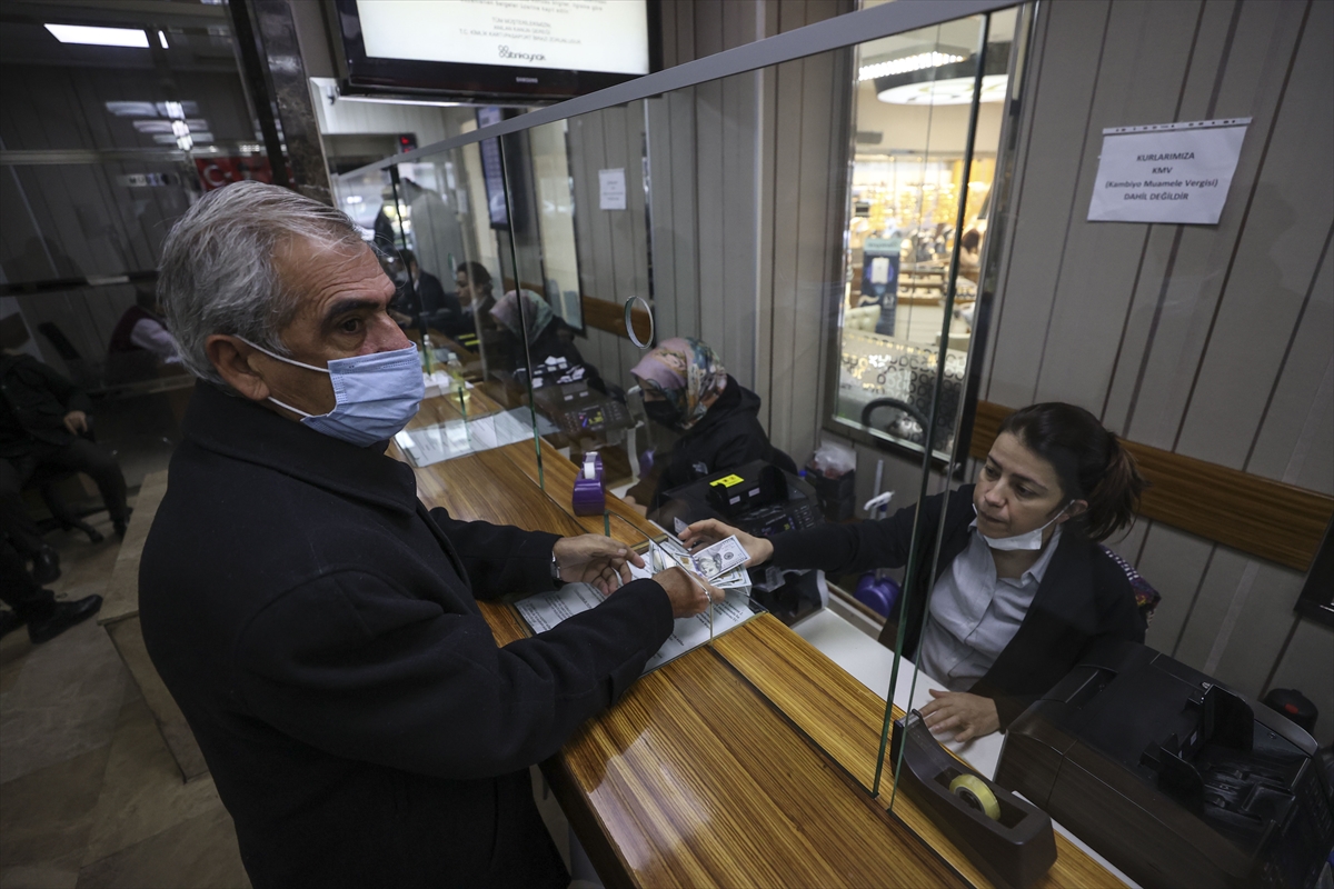 Döviz bürolarında hareketlilik