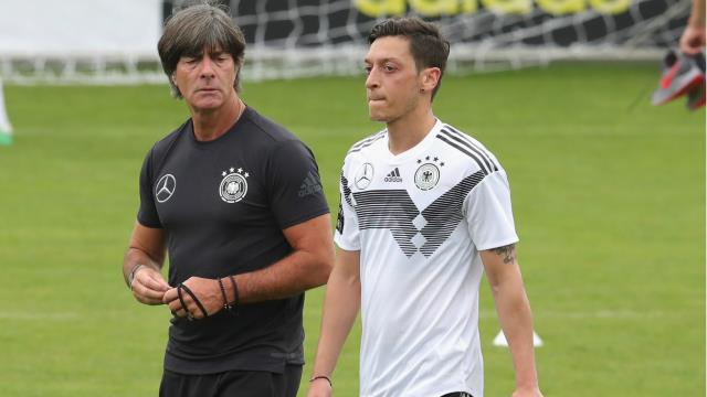 Mesut Özil devreye girdi: Fenerbahçe Joachim Löw’e 3 yıllık teklif yaptı