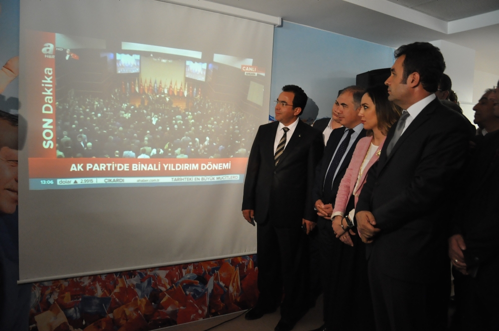 İzmir’de Binali Yıldırım sevinci