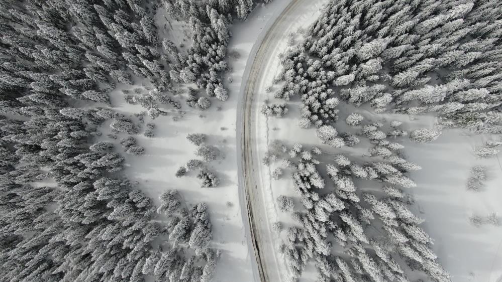 Ilgaz Dağı'nda kar kalınlığı 1,5 metreyi aştı, manzara hayran bıraktı