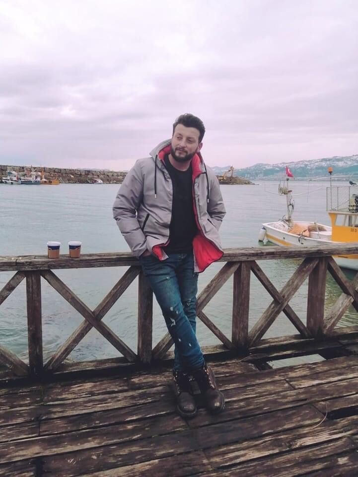 Kız arkadaşını silahla öldüren şahıs ardından intihar etti